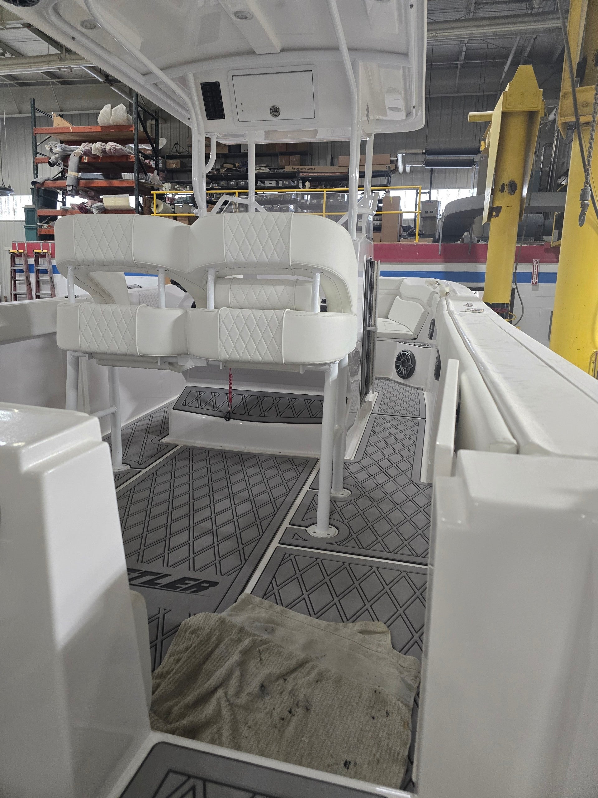 Hustler 288 Center Console Twin 300hp Mercury Outboards 2025