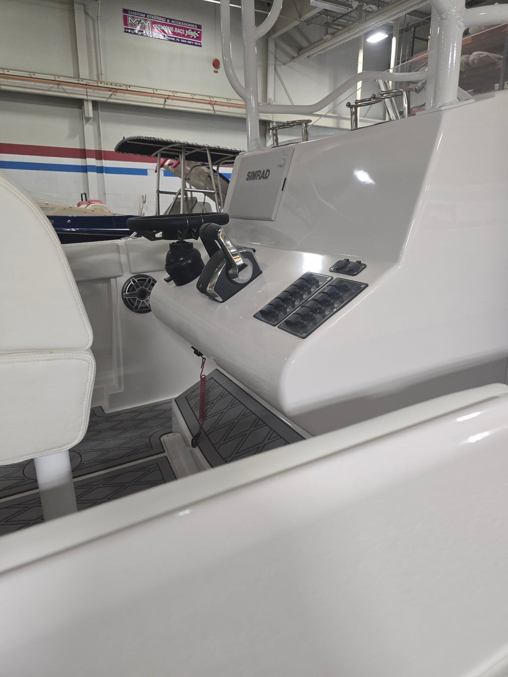 Hustler 288 Center Console Twin 300hp Mercury Outboards 2025