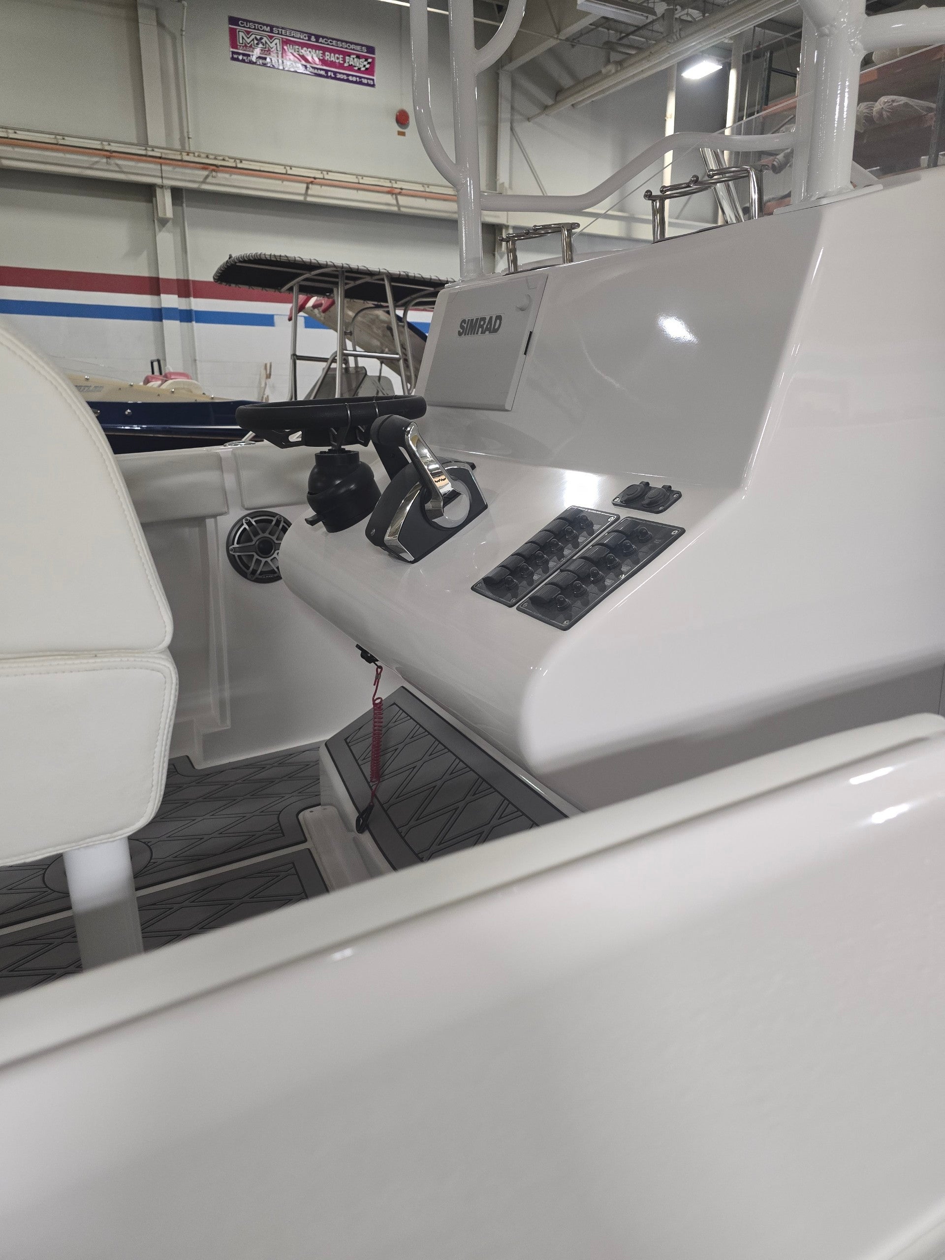 Hustler 288 Center Console Twin 300hp Mercury Outboards 2025