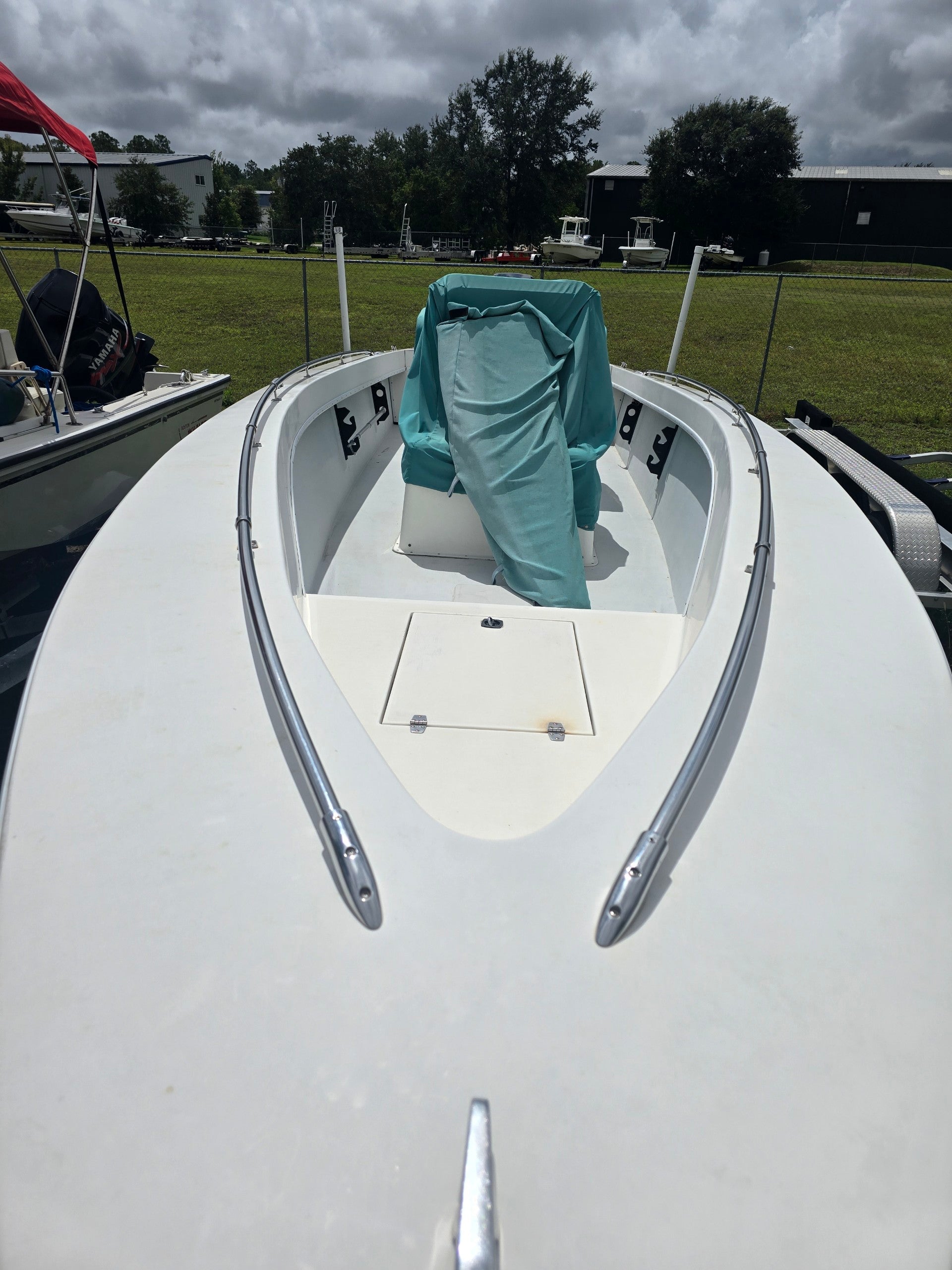 1997 24ft Superboat
200hp 2 Stroke Mercury Outboard