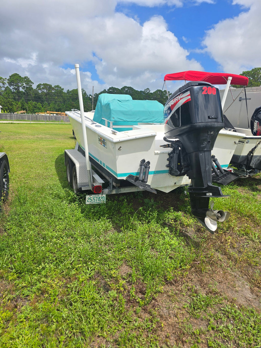 1997 24ft Superboat
200hp 2 Stroke Mercury Outboard