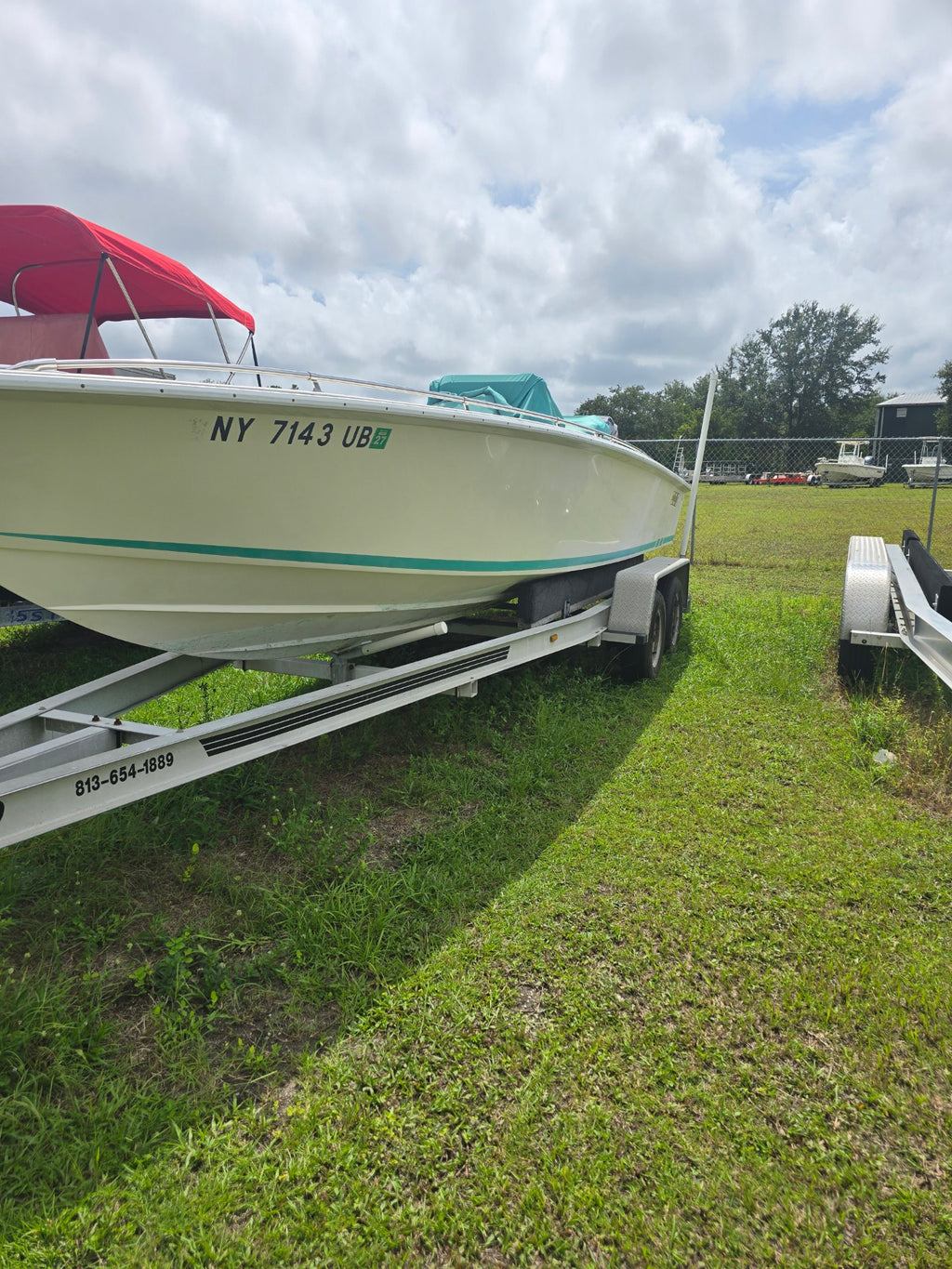 1997 24ft Superboat
200hp 2 Stroke Mercury Outboard